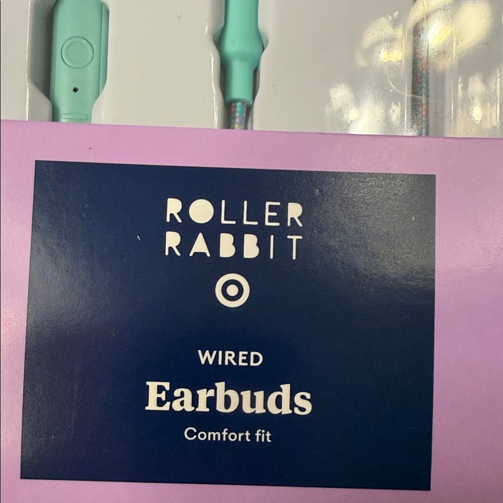 Roller Rabbit Mint Wired Earbuds with Multicolor Heart Print - Picture 4 of 5